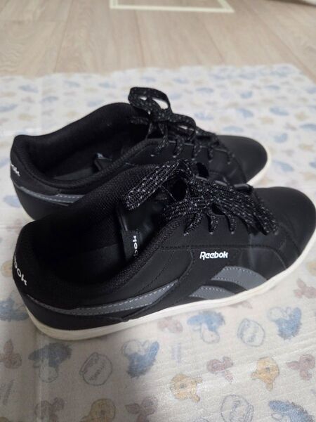 Reebok レディーススニーカー 24㎝