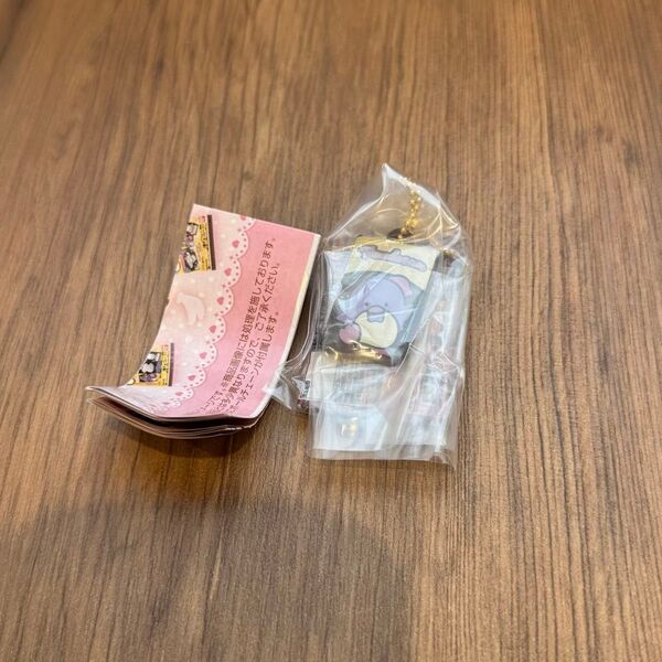 サンリオキャラクターズ キャラパキ ミニチュアコレクションタキシードサム