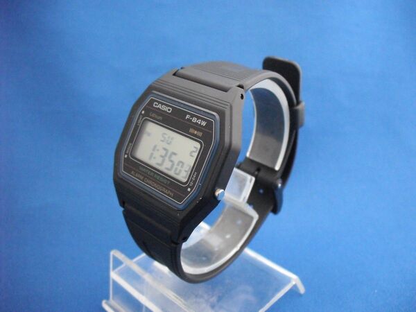CASIO Collection STANDARDカシオ腕時計F84W
