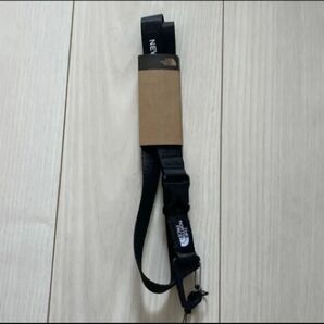 新品タグ付きノースフェイスネックストラップ鮮やかなブラック早いもの勝ちです。