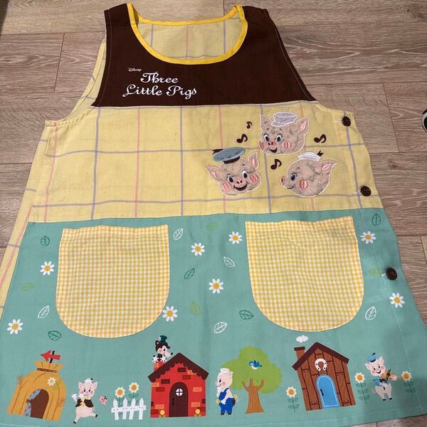 Disney Three Little Pigs エプロン