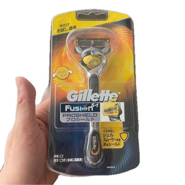 ヒゲ剃り Gillette