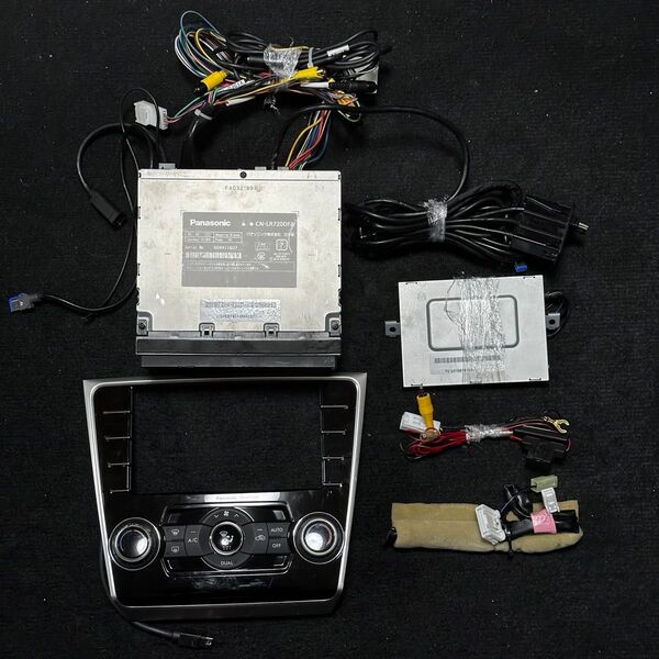 専用パネル 配線付 スバル 純正 ナビ CN-LR720DFA レヴォーグ インプレッサ WRX S4 VM 等に