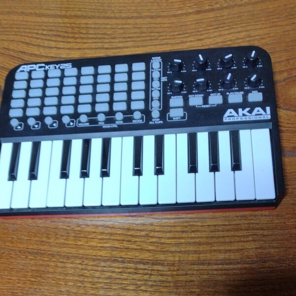 AKAI APC KEY25