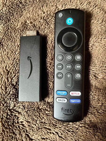 Fire stick 第3世代 本体とリモコン