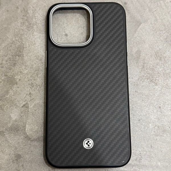Spigen iPhone 15 Pro Max エンツォ アラミド ケース