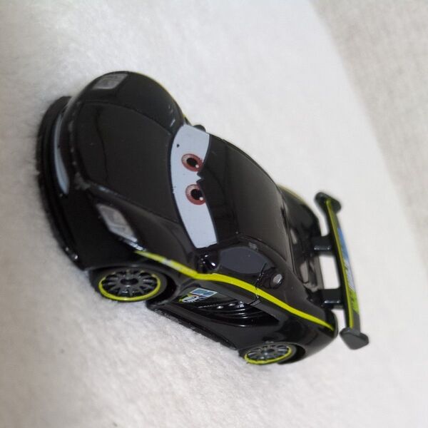 トミカカーズ。ルイスハミルトンです。ミニカー