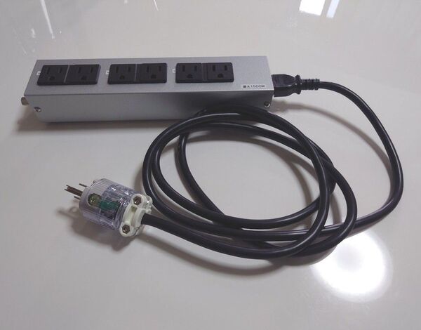 【自作品】6口コンセント(ノーマルモードノイズフィルタ+クランプフィルタx2付き)+電源ケーブル