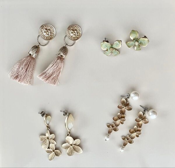 お世話や お花のピアス 4点セット