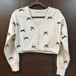 And Search リボン付きショート丈カーディガン