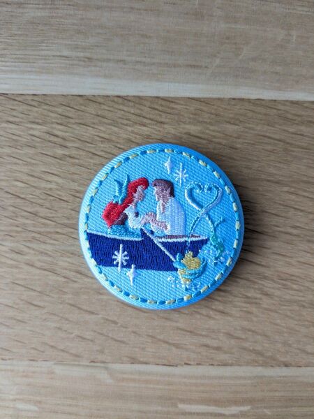 ディズニー刺繍缶バッジ