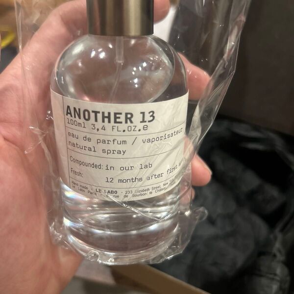 5プッシュだけしました。匂いがそんなに好きじゃなかったので売ります。 ルラボアナザー13