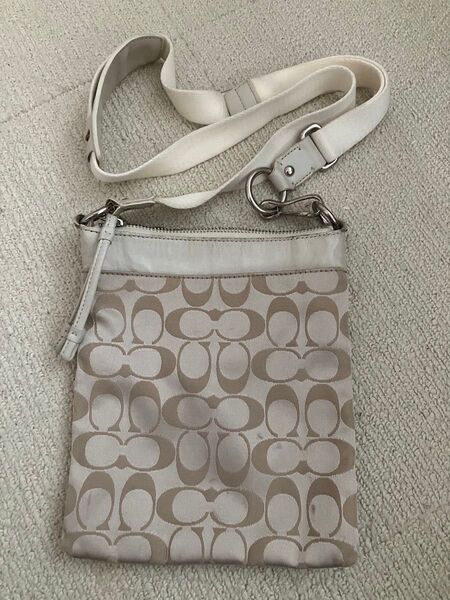COACH ショルダーバッグ シグネチャー ベージュ