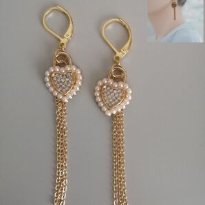 No.77ハートチャーム3連チェーンゴールドピアスサージカルステンレスフレンチフック【アレルギー対応】イヤリング変更無料