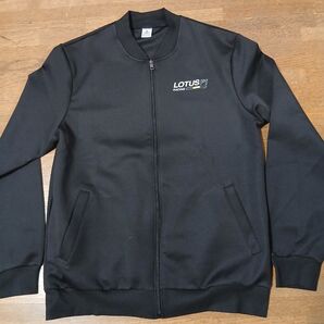 LOTUS ジャケット 黒バツクプリント 胸に小プリント サイズ表示Mですが日本サイズL