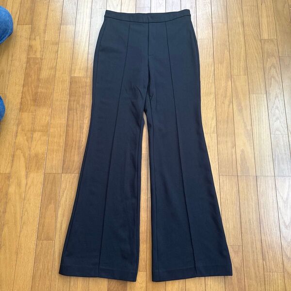 ユニクロ UNIQLO パンツ スラックス ボトムス フレア