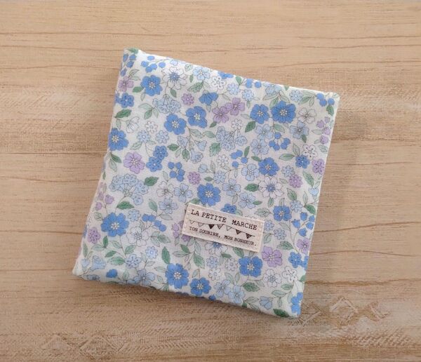 New*ハンドメイド*ガーゼのサニタリーポーチ*サニタリーケース*ブルーフラワー