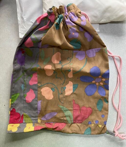【ハンドメイド】花柄 ポケット付きナップサック片方だけ紐付き(巾着袋)