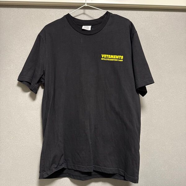 VETEMENTS 黒 Tシャツ イエローロゴ Tシャツ S ブラック
