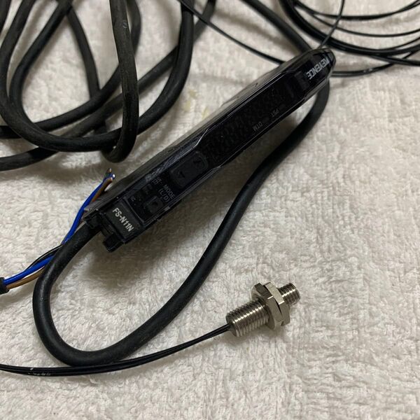 KEYENCE FS-N11Nアンプ+FU13ファイバーセンサー