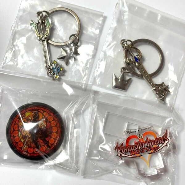 4個セット キングダムハーツ ロクサス キーホルダーマグネットアクリルスタンド キーブレードチャーム
