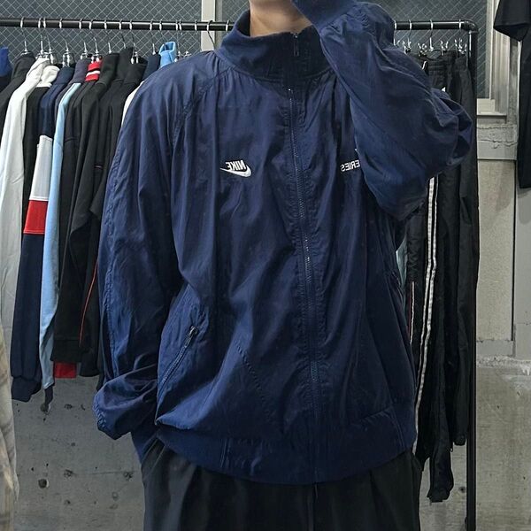 NIKE ナイキ ナイロンジャケット ハイネック 古着 ネイビー