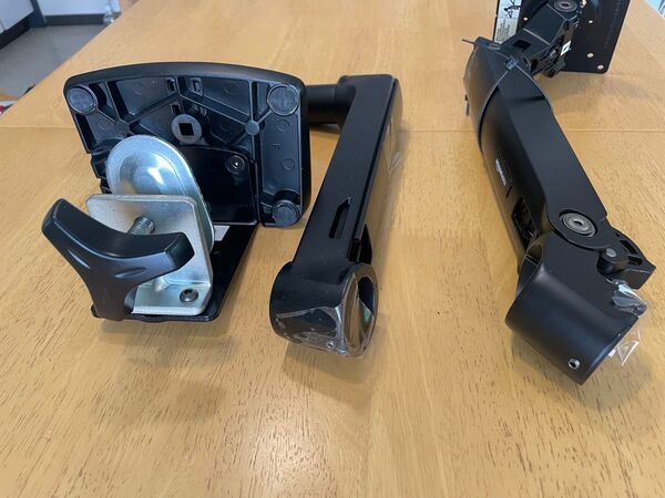 Amazonベーシック デスクマウント シングル モニターアーム ブラック エルゴトロン ergotron oem 1