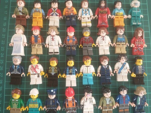 レゴ ミニフィグ 互換品 ランダム20体セット 働く人 町の人 女の子