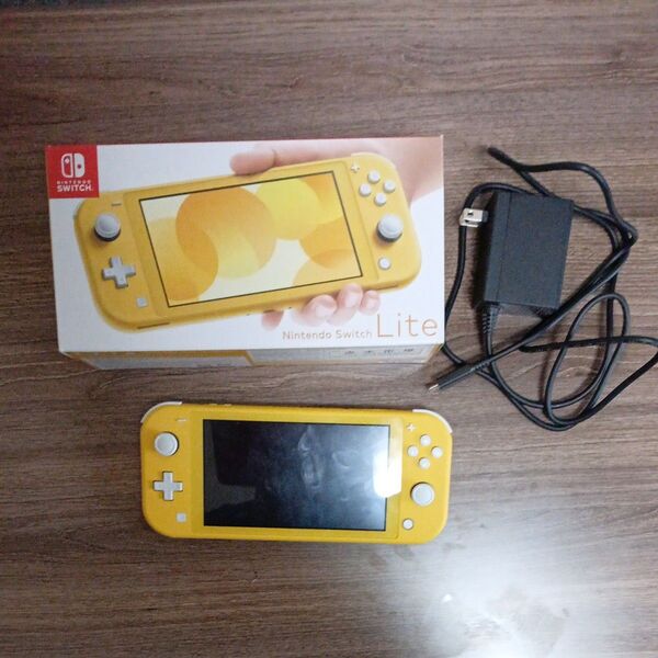 Nintendo Switch Lite イエロー本体