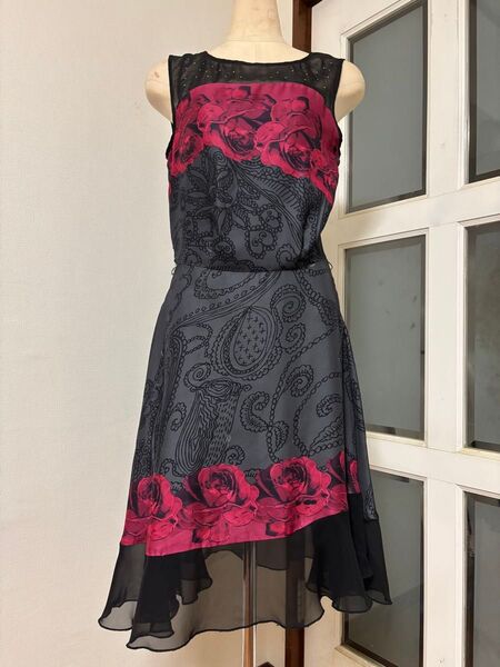 デシグアル Desigual バラ柄とペイズリー柄 ワンピース