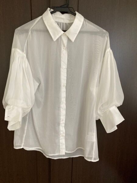 美品 ブラウス continuer de NICE CLAUP