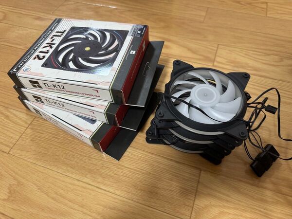 【新品未使用】Thermalright TL-K12R 120mm CPUクーラーファン 3枚+白色LEDケースファン3枚