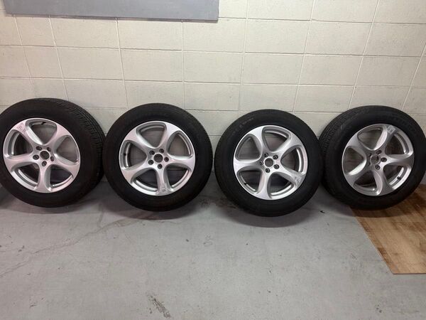 アルファロメオ ステルヴィオ 純ホイール 18インチ 235/60R18 コンチネンタル5~6部山 ホイールコーティング済み