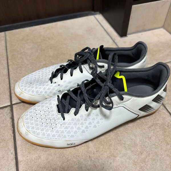 タイムセール!adidas フットサルシューズ 27.5cm ホワイト×ブラック