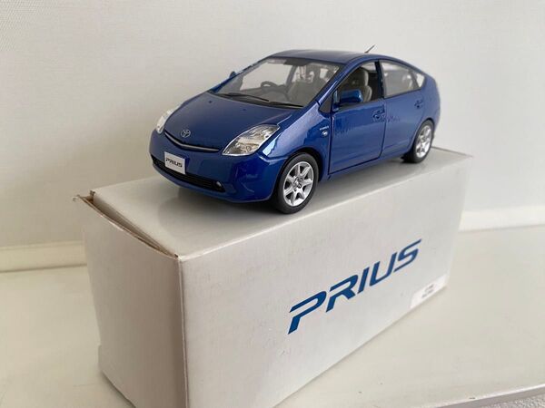 ★トヨタ プリウス ミニカー 1/30 ブルーマイカ 8M6 カラーサンプル 色見本 非売品 20系 TOYOTA PRIUS