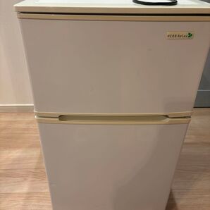 送料込み! ヤマダ電機 ノンフロン冷凍冷蔵庫 2017年製 90L