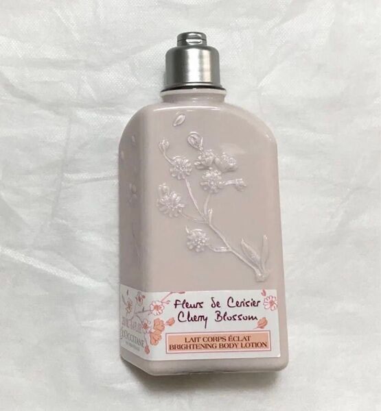 ロクシタン チェリーブロッサム ボディローション 250ml 新品未開封