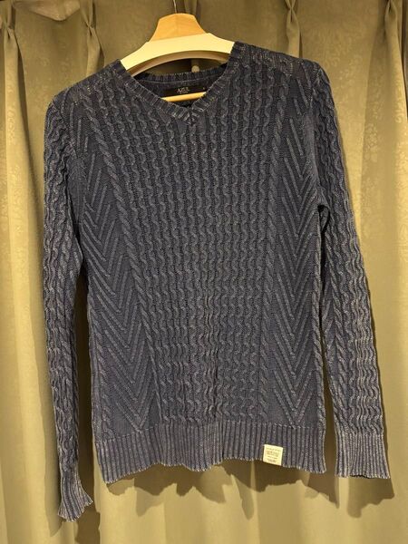 AZUL by moussy Vネックニット ネイビー
