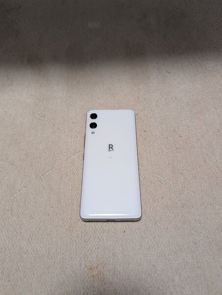 Rakuten hand P710 4GB 64GB