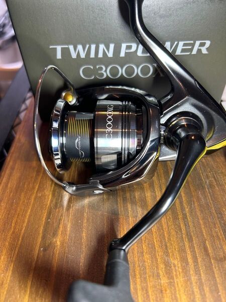 *美品* 即日発送可 シマノ24ツインパワーC3000XG