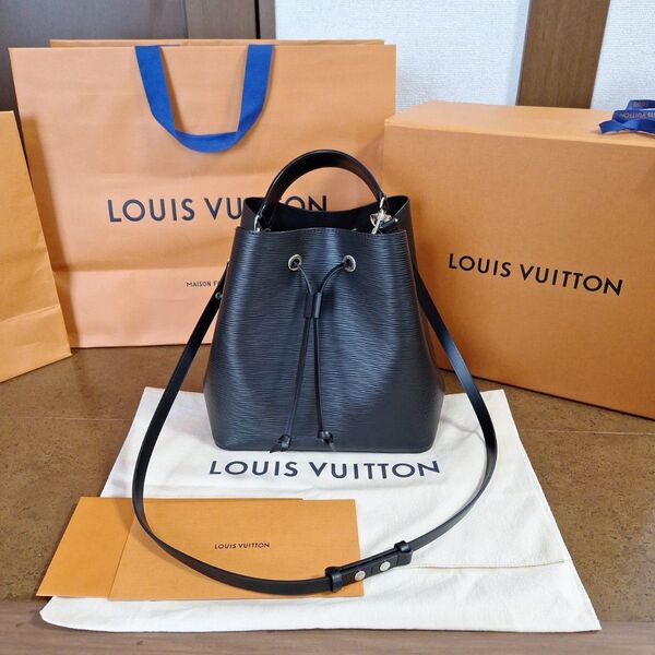 大幅お値下げ!使用回数2回 LOUIS VUITTON ネオノエ MM エピ 現行品 ルイヴィトン 付属付き