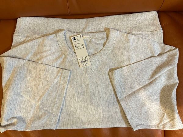 gu スウェTメンズ Mサイズ ライトグレー 未使用品 半袖