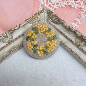 ミモザ くるみボタン 手刺繍 刺繍 ハンドメイド