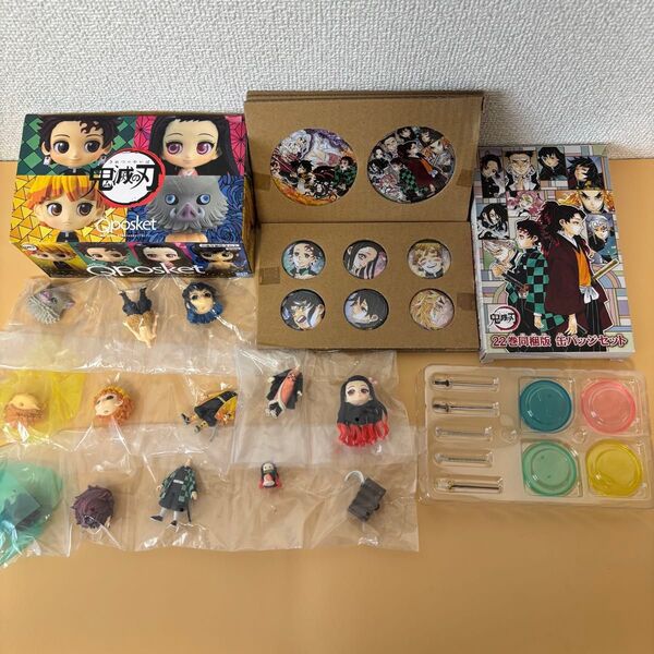 鬼滅の刃 漫画22巻23 巻同梱 缶バッジ フィギュア セット売り