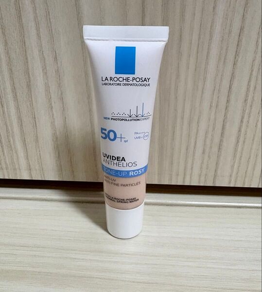 新品 ラロッシュ ポゼ UVイデア XL プロテクショントーンアップ ローズ30ml