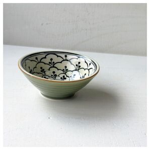 新品 ベトナムのバッチャン焼き 三角小鉢