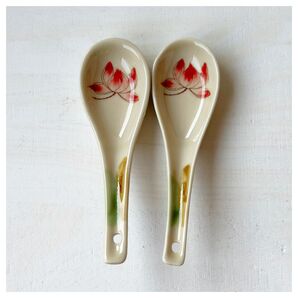 新品 ベトナムのバッチャン焼き 蓮柄レンゲ2本