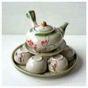 新品 ベトナムのバッチャン焼き 蓮柄の茶器セット