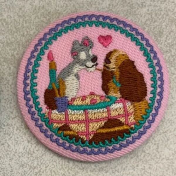 刺繍缶バッジ ディズニー わんわん物語