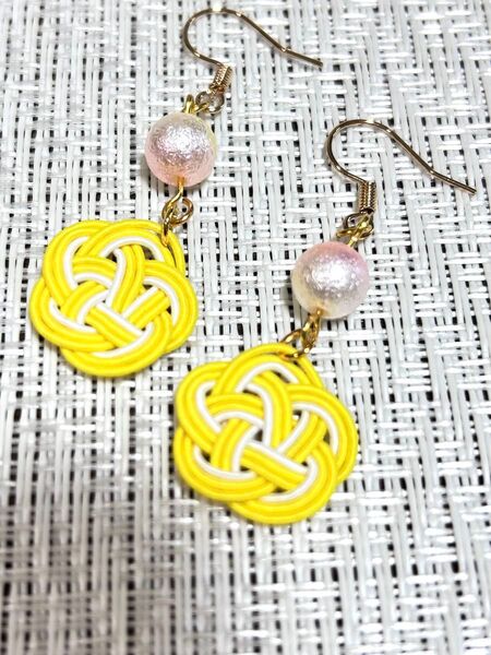 【送料無料】水引ピアス ミモザイエローのお花 イヤリング 和風 着物 小物 黄色 ミモザ アクセサリー ピアス 大ぶり イエロー